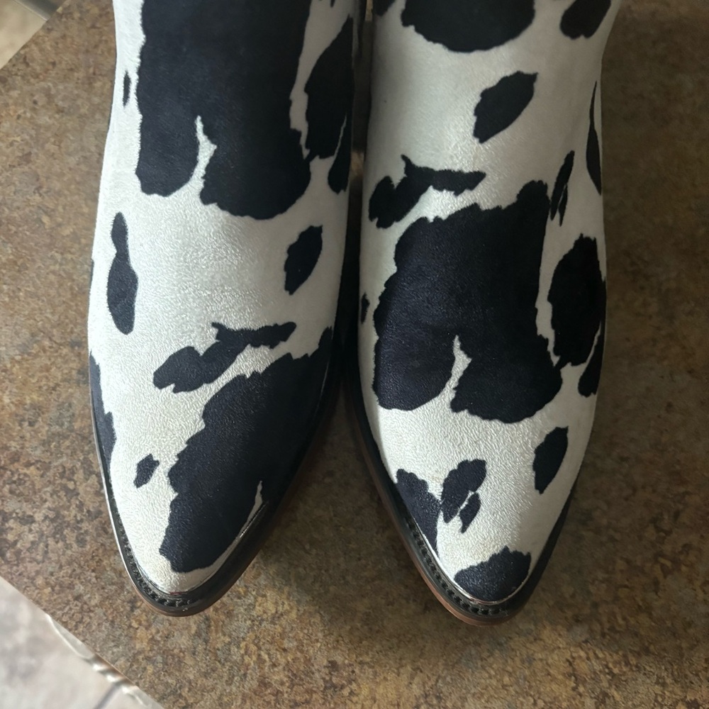 CUTE! Cow print booties - Picture 3 of 3